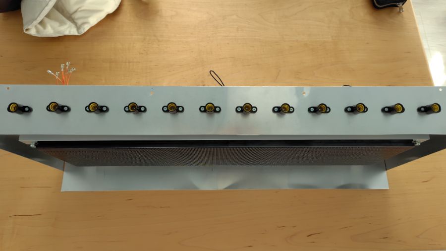 豆電球のソケットを取り付けた様子