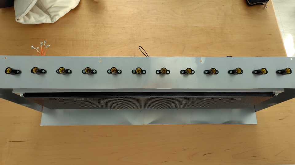 豆電球のソケットを取り付けた様子